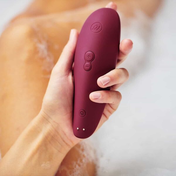 Buy a Womanizer Classic 2  Bordeaux vibrator.