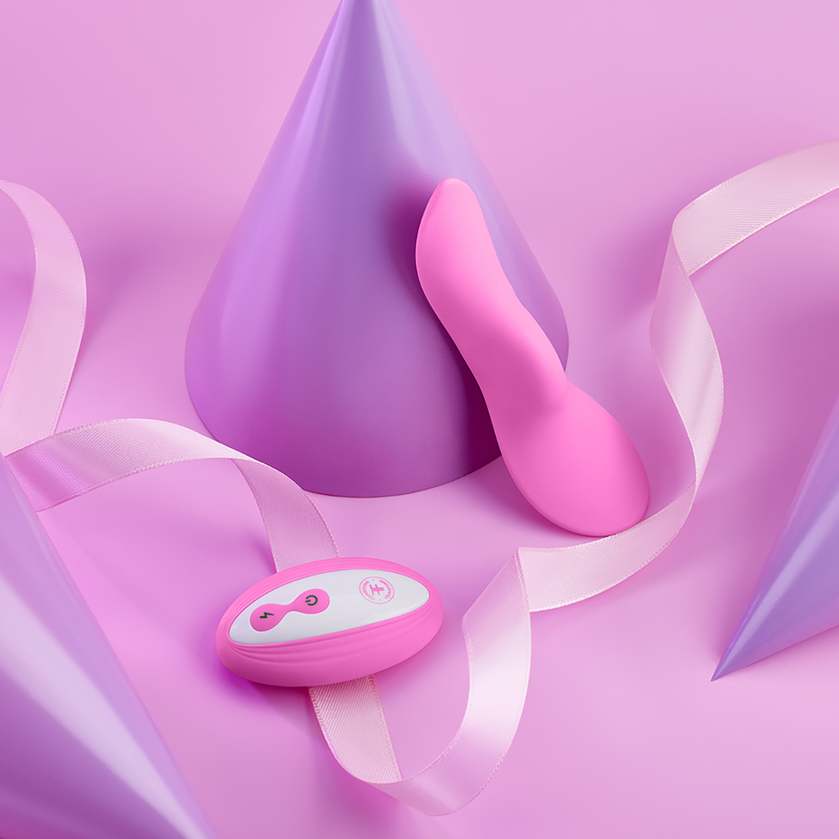 Product image of the Pink Femme Funn vibrator on clean background