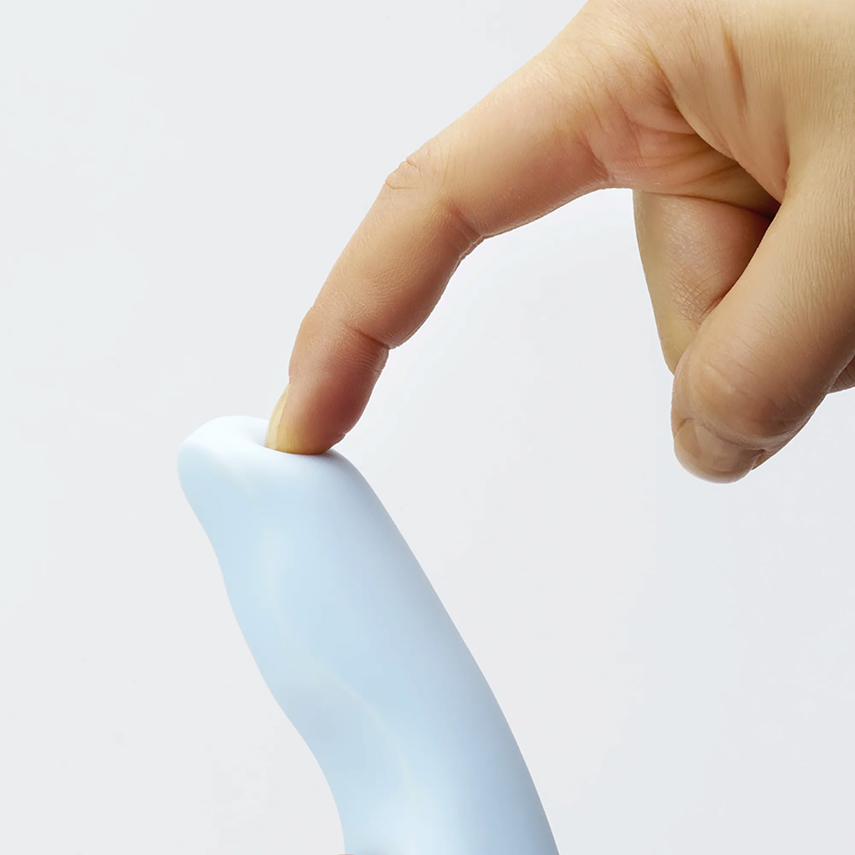 Product image of the  TENGA vibrator on clean background